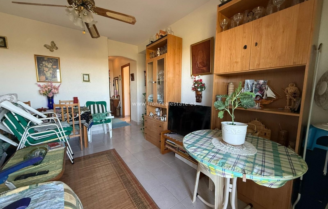 Resale - Apartment / flat - Punta Prima