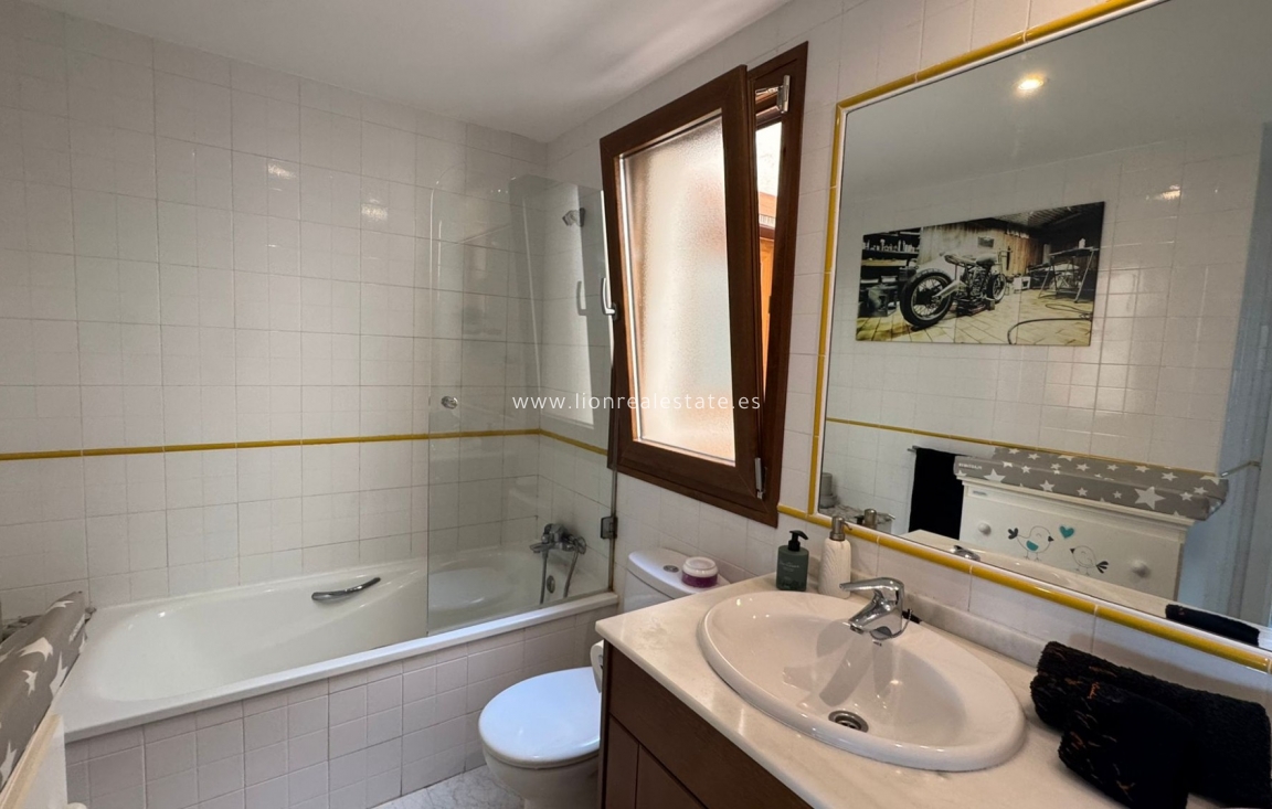 Resale - Apartment / flat - Punta Prima