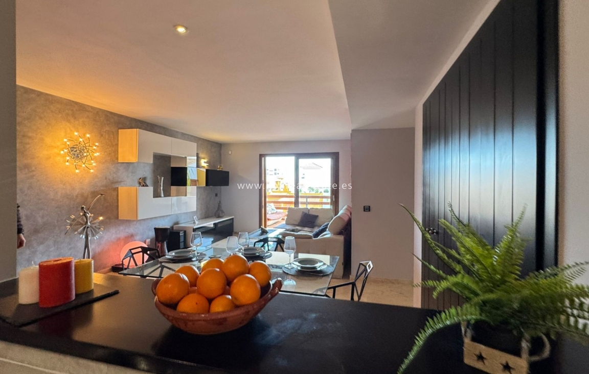 Resale - Apartment / flat - Punta Prima