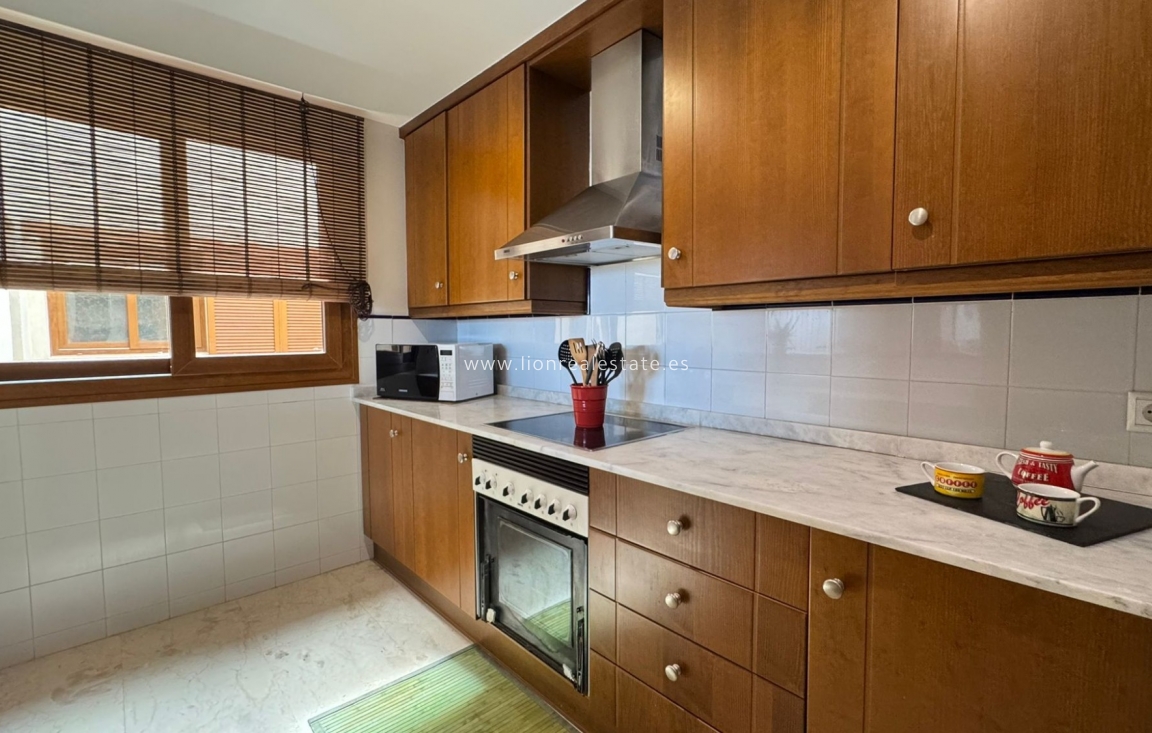 Resale - Apartment / flat - Punta Prima