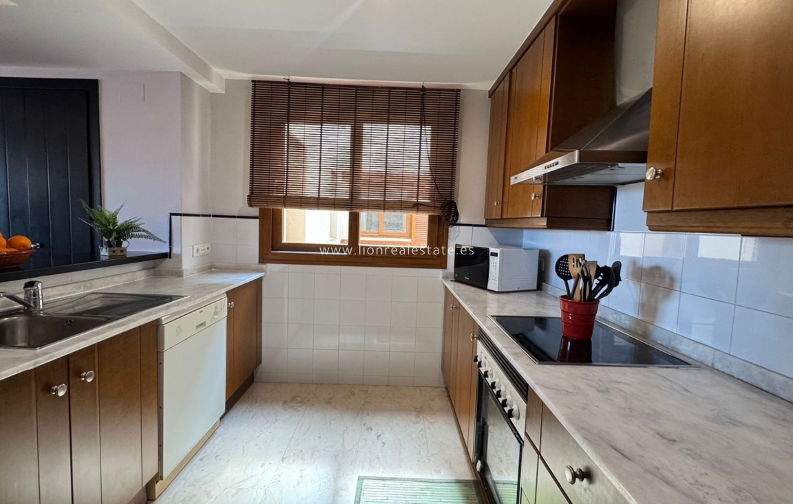 Resale - Apartment / flat - Punta Prima