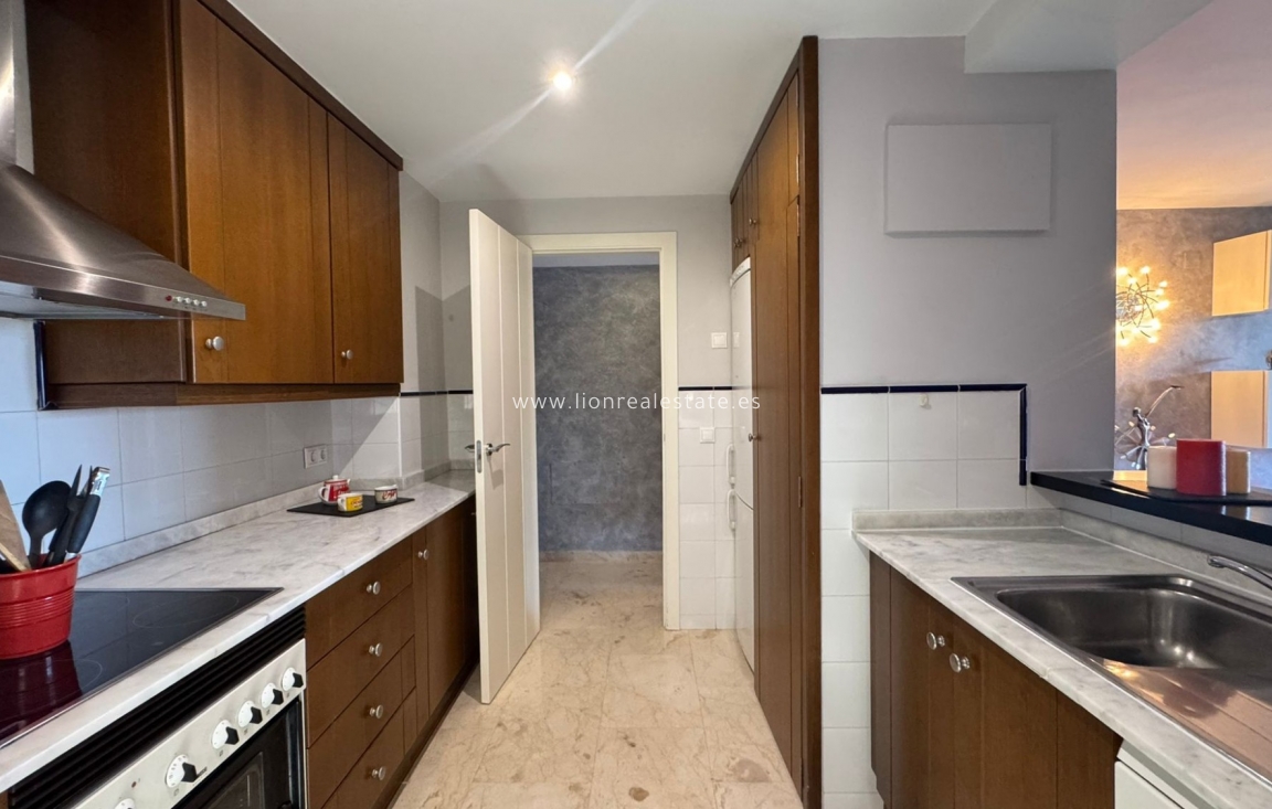 Resale - Apartment / flat - Punta Prima