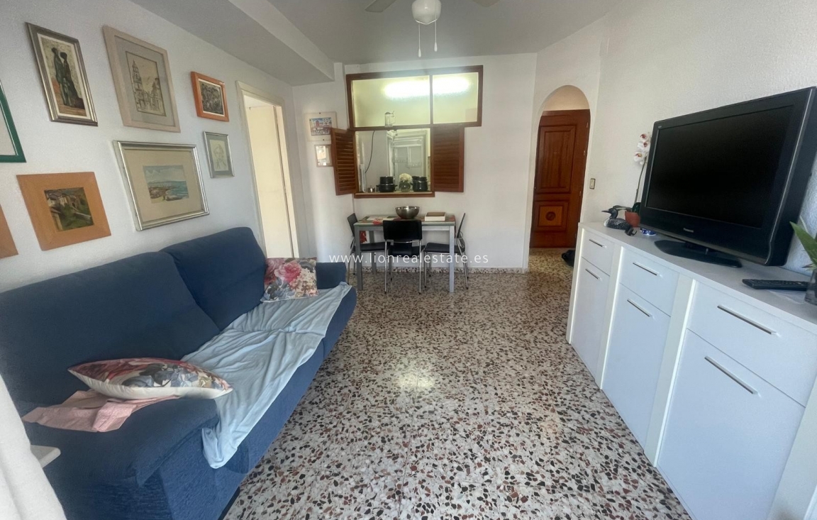 Resale - Apartment / flat - Punta Prima