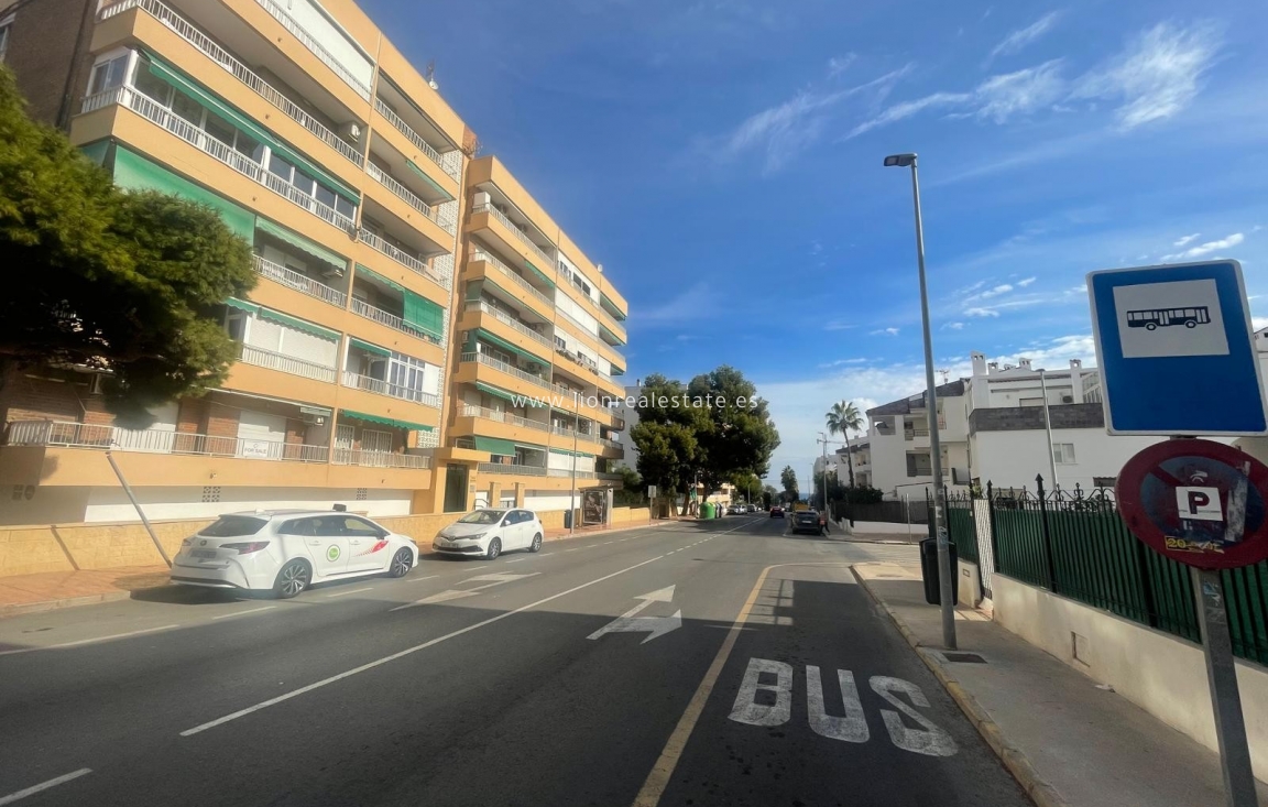 Resale - Apartment / flat - Punta Prima