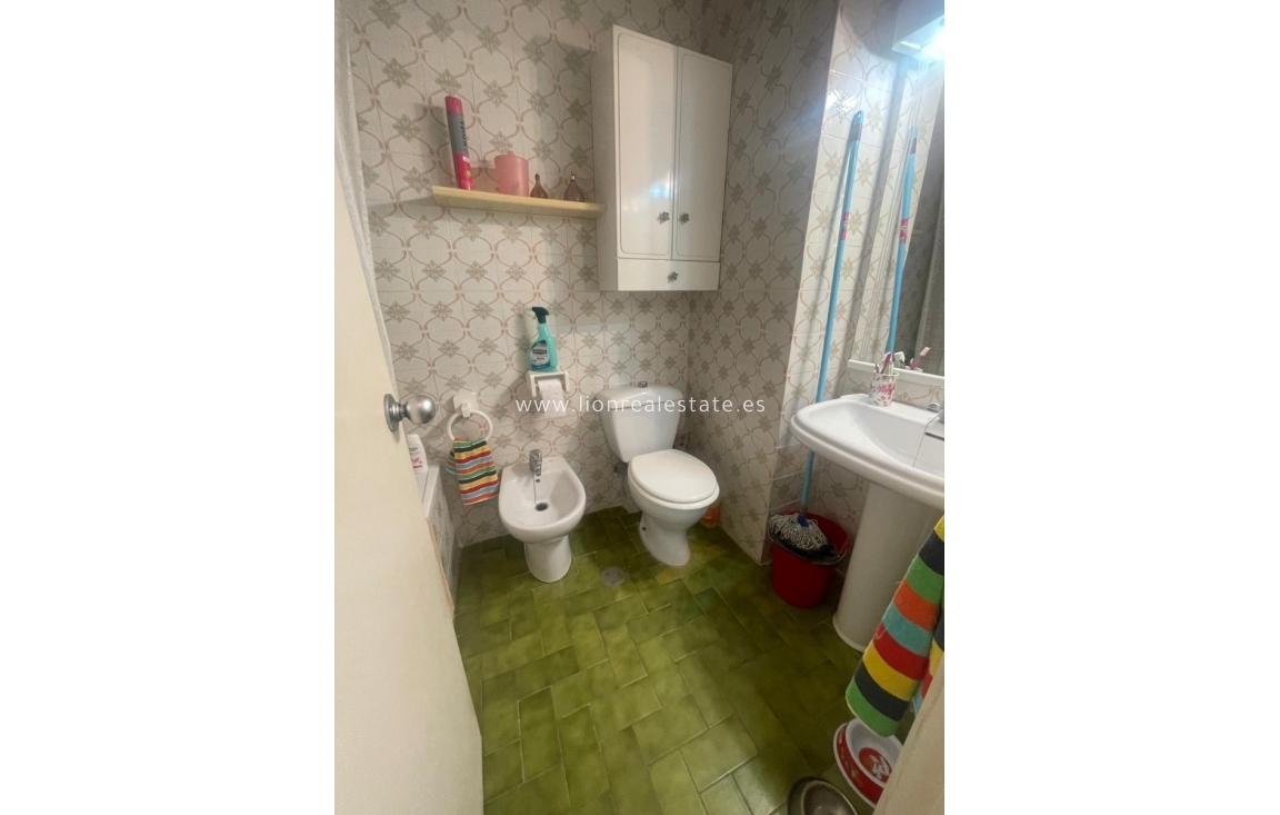 Resale - Apartment / flat - Punta Prima