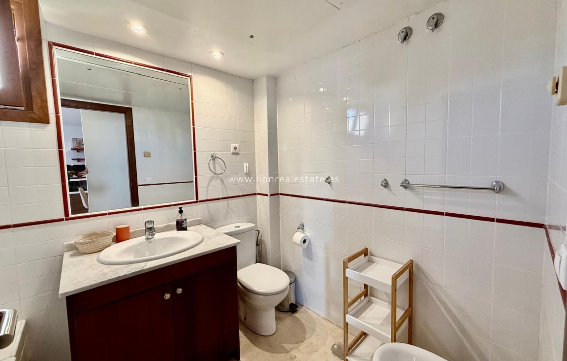 Resale - Apartment / flat - Punta Prima