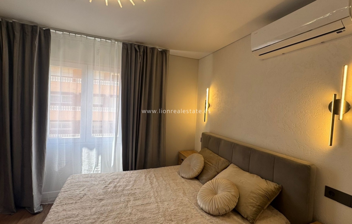 Resale - Apartment / flat - Punta Prima