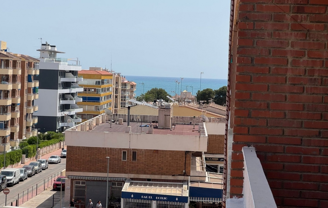 Resale - Apartment / flat - Punta Prima