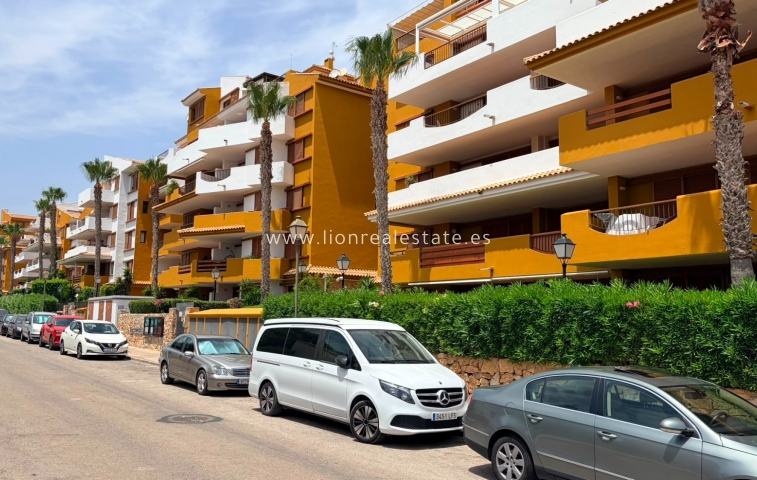 Resale - Apartment / flat - Punta Prima