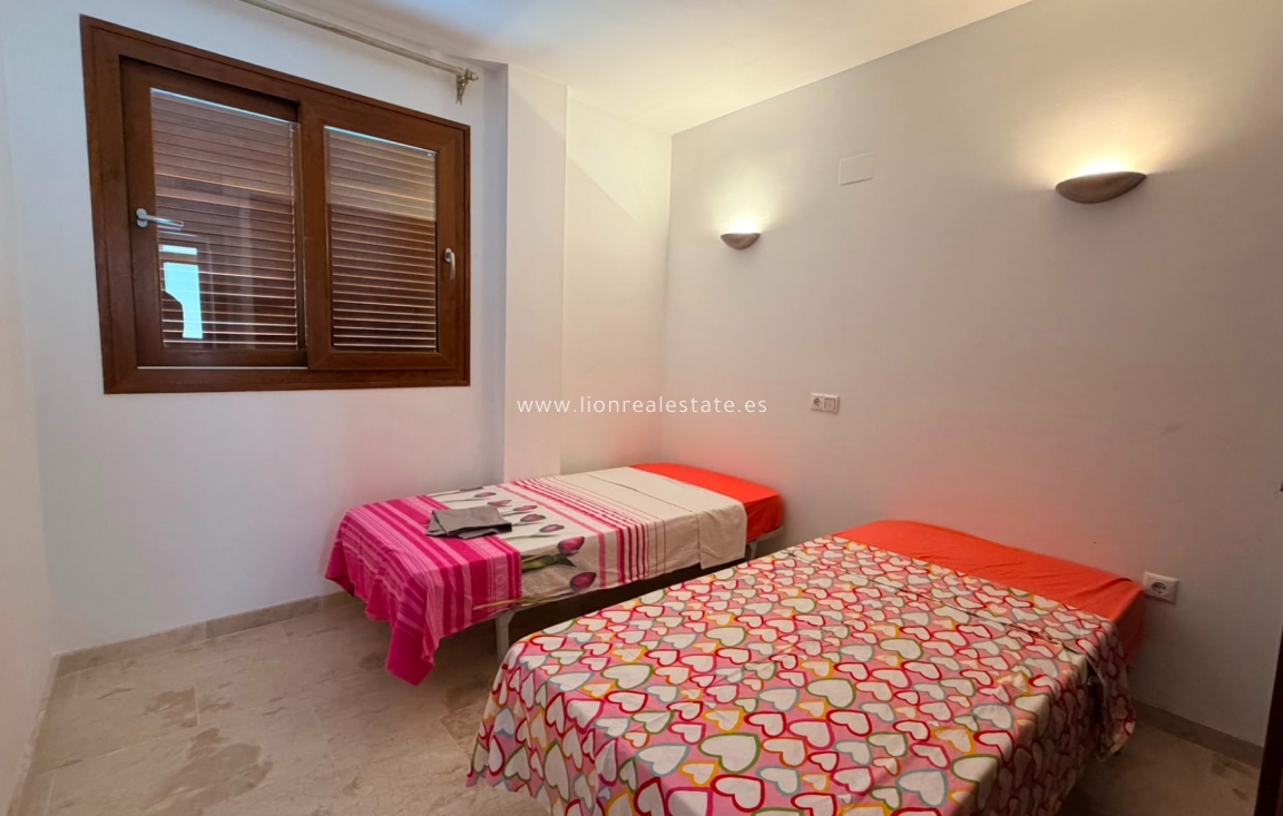 Resale - Apartment / flat - Punta Prima