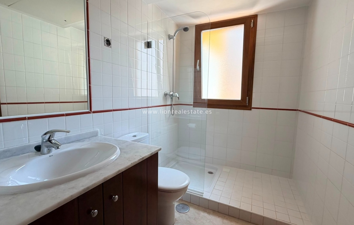 Resale - Apartment / flat - Punta Prima