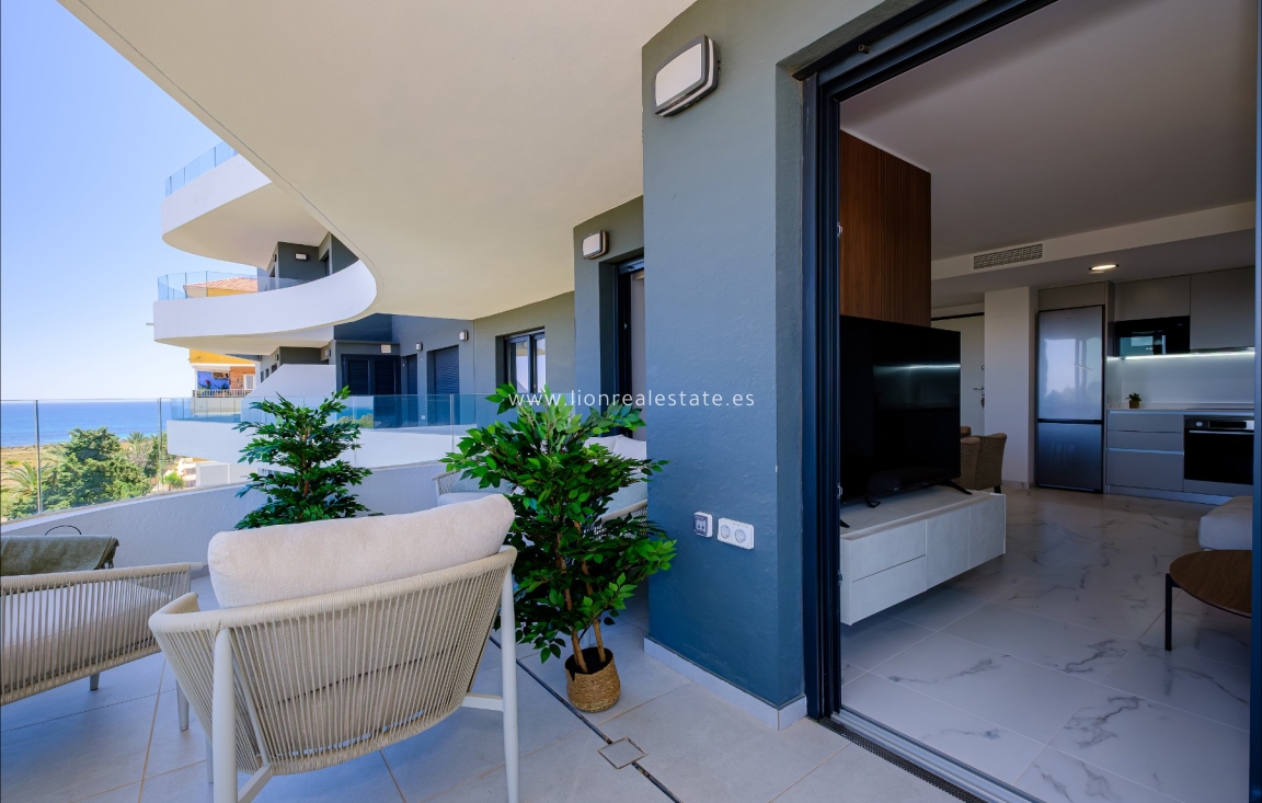 Resale - Apartment / flat - Punta Prima