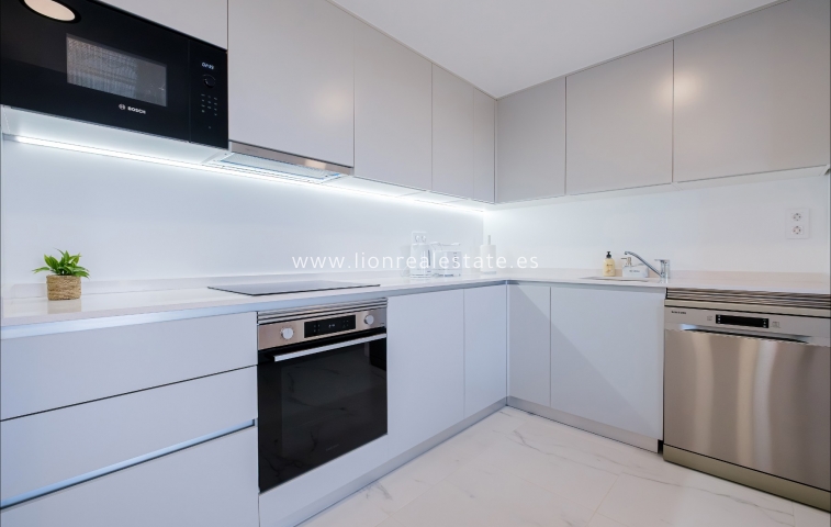 Resale - Apartment / flat - Punta Prima
