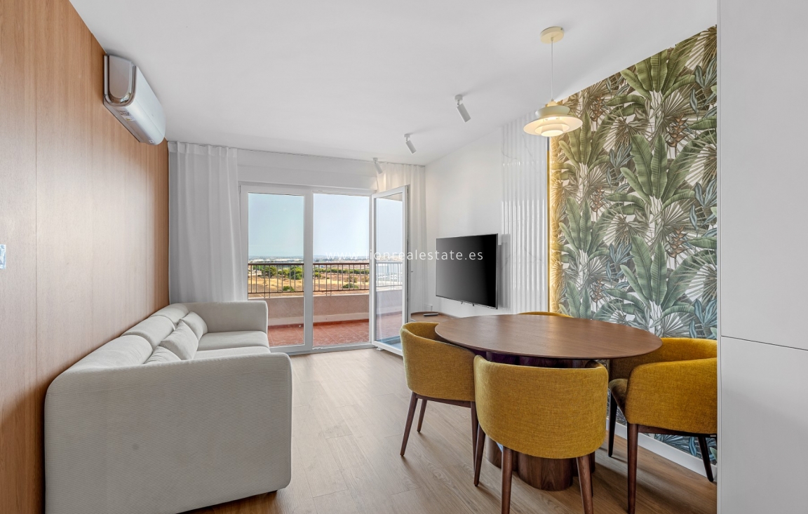 Resale - Apartment / flat - Punta Prima