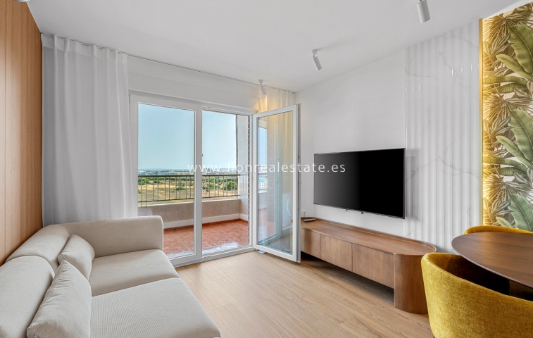 Resale - Apartment / flat - Punta Prima