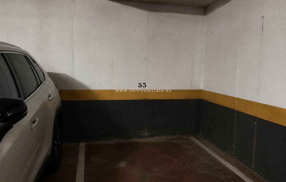Resale - Apartment / flat - Punta Prima