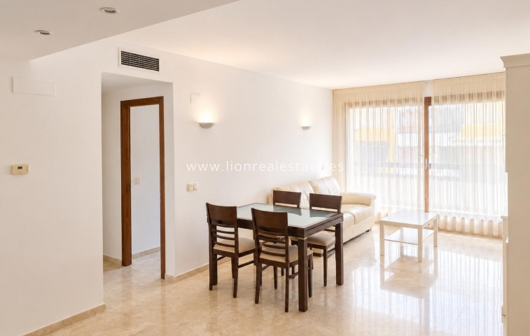 Resale - Apartment / flat - Punta Prima