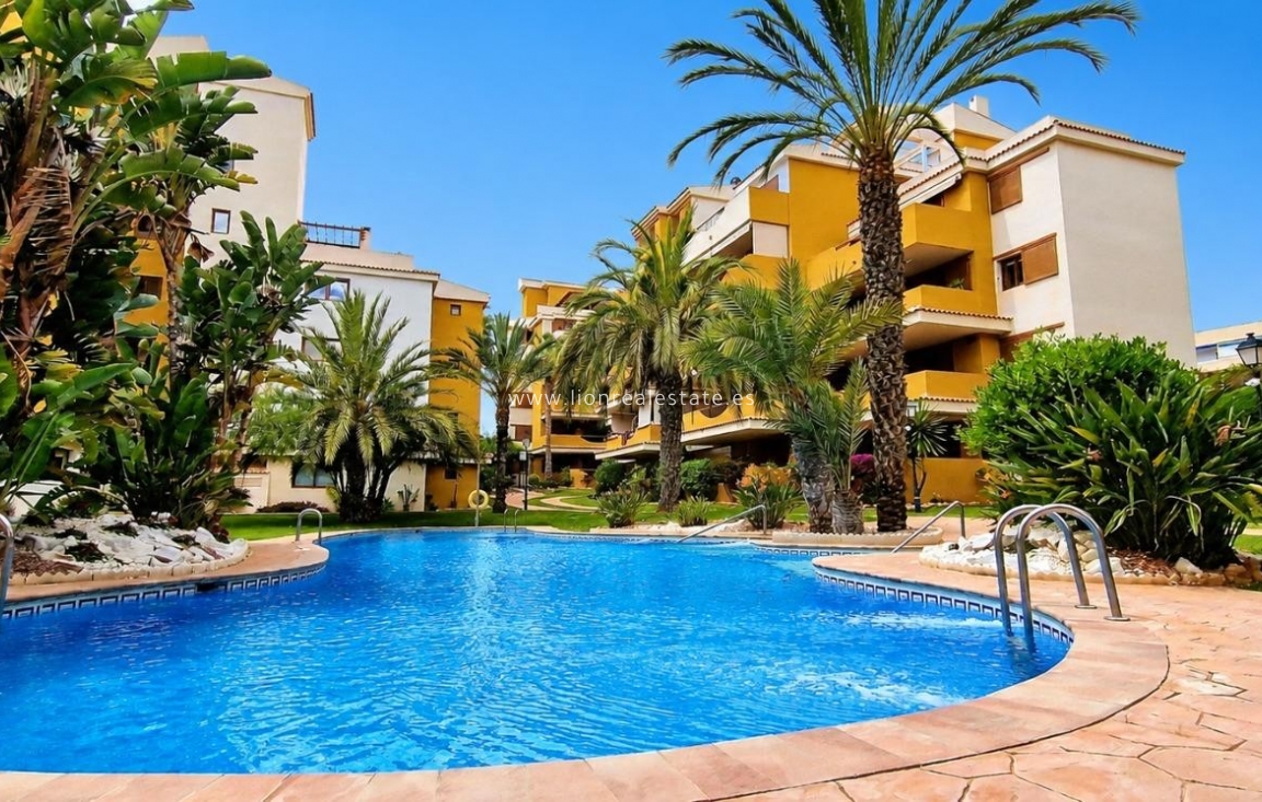 Resale - Apartment / flat - Punta Prima