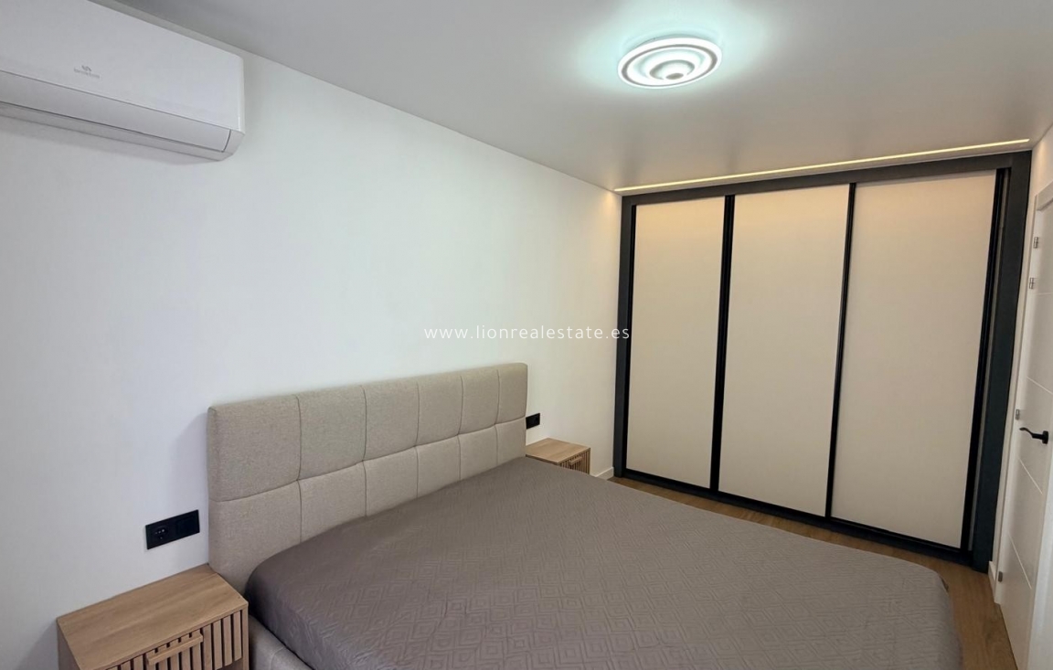 Resale - Apartment / flat - Punta Prima