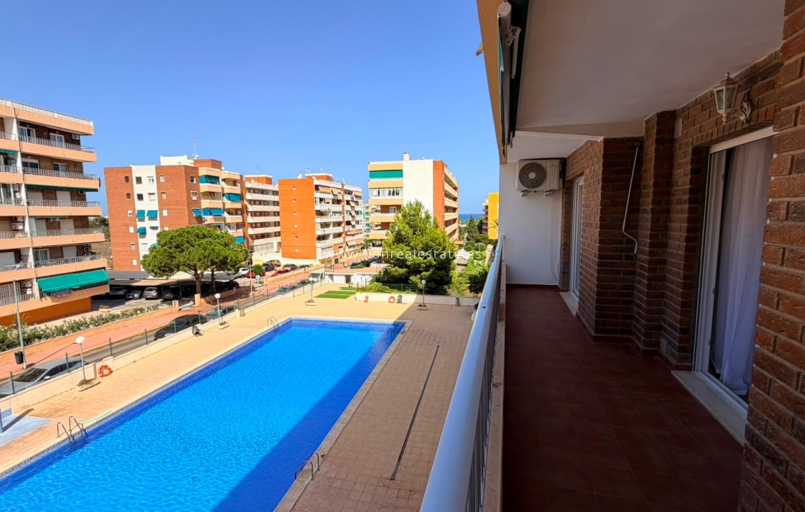 Resale - Apartment / flat - Punta Prima