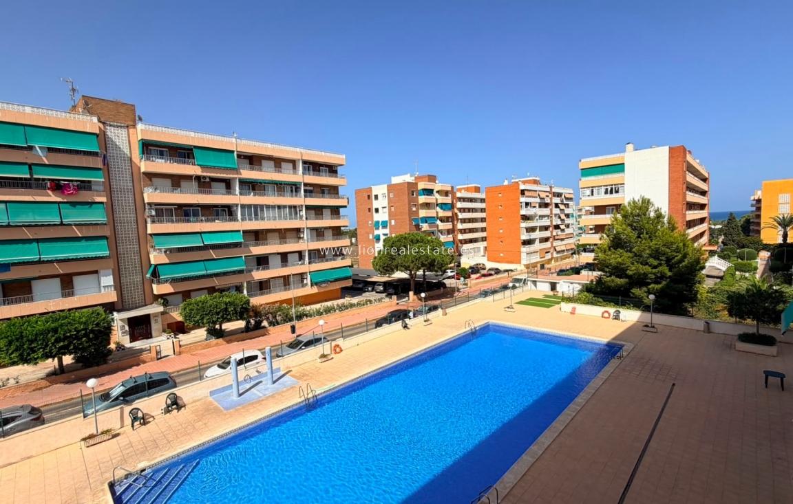 Resale - Apartment / flat - Punta Prima