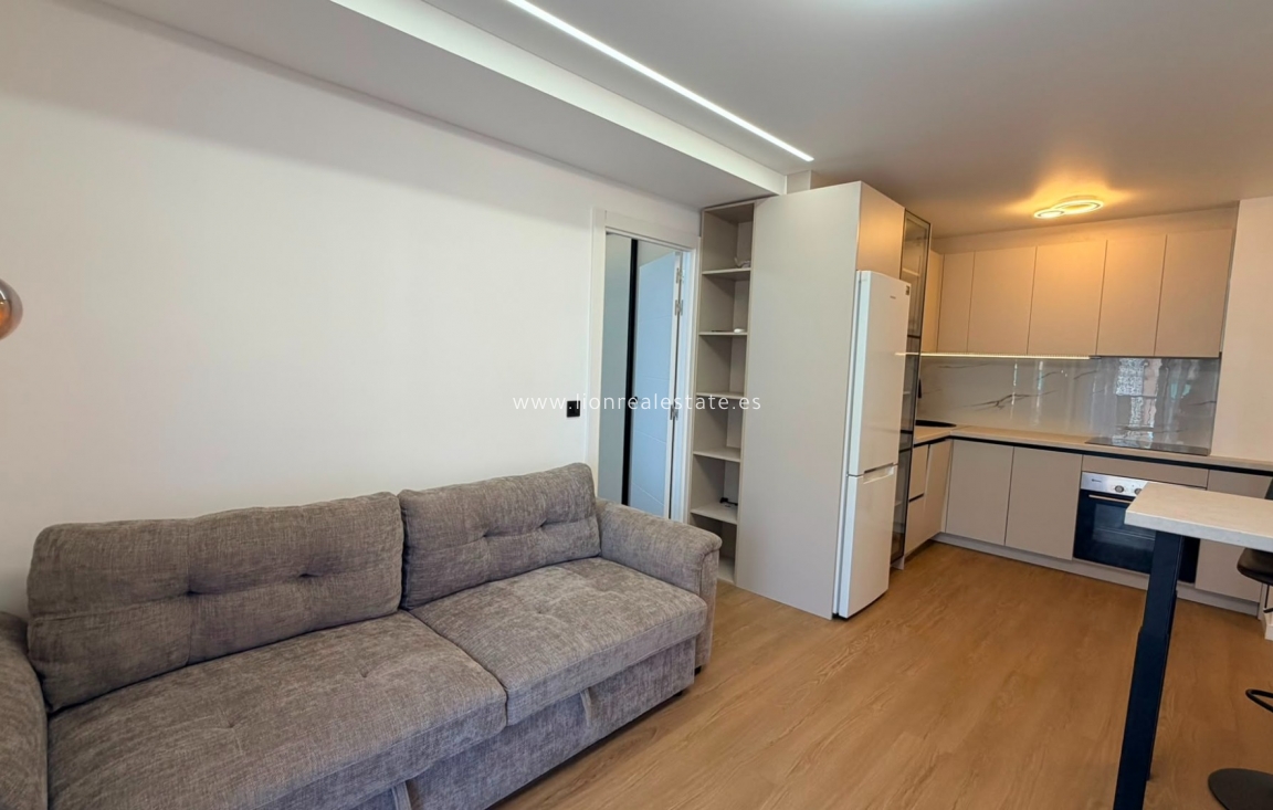 Resale - Apartment / flat - Punta Prima