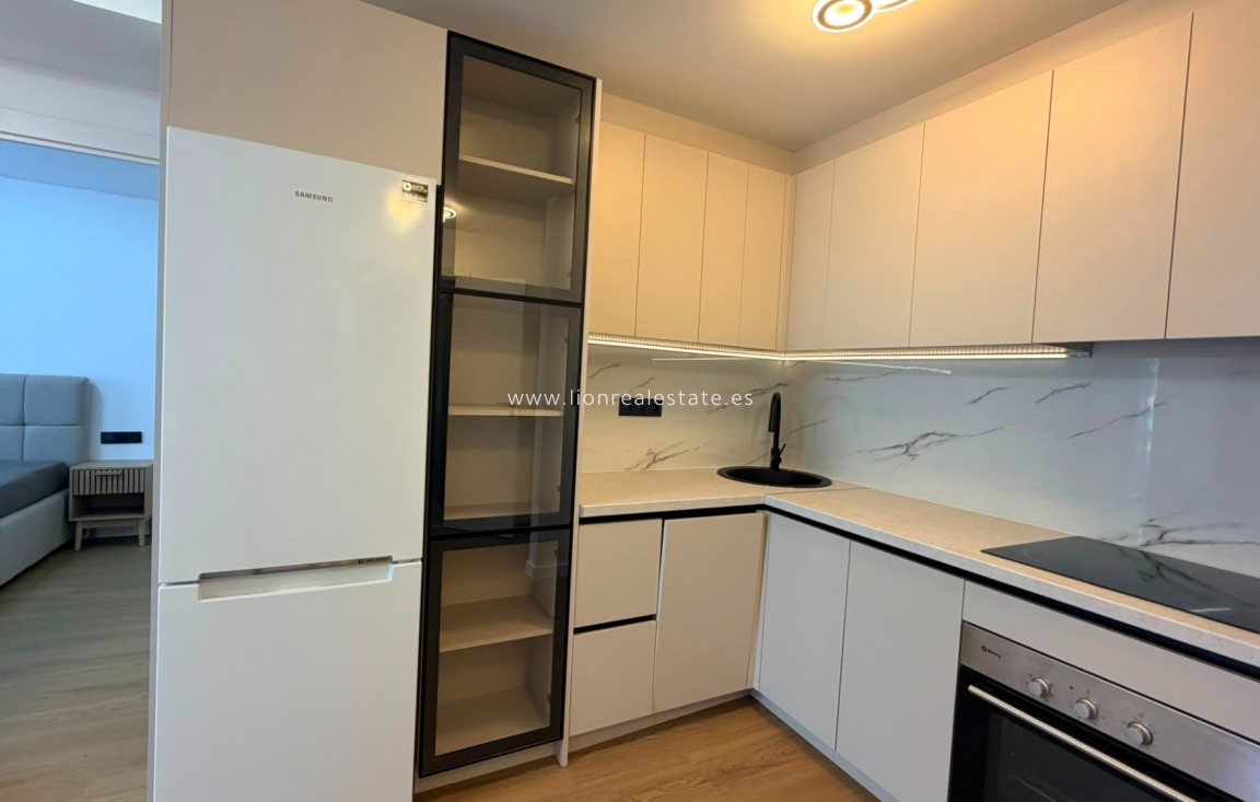 Resale - Apartment / flat - Punta Prima