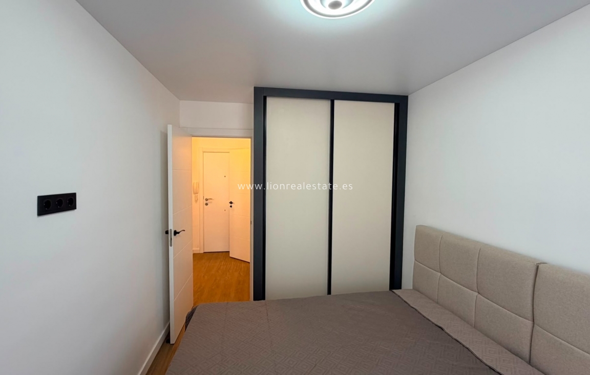 Resale - Apartment / flat - Punta Prima