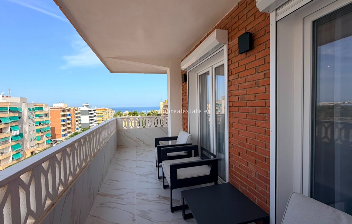 Resale - Apartment / flat - Punta Prima