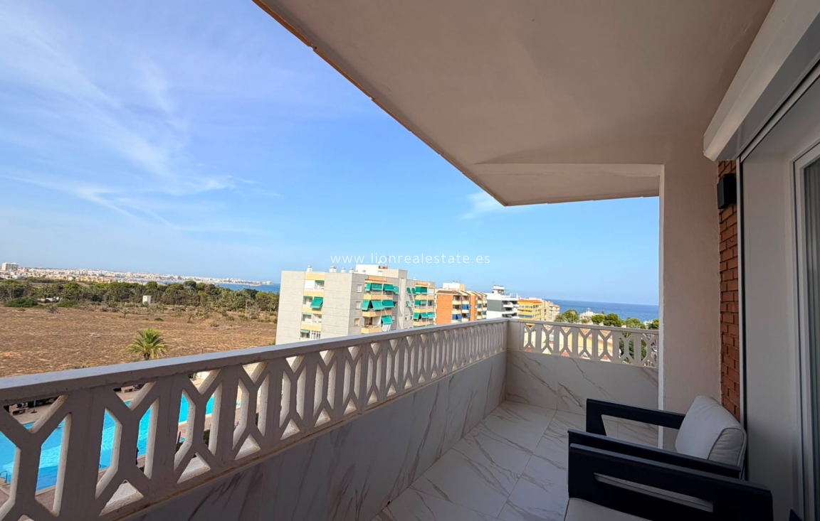 Resale - Apartment / flat - Punta Prima