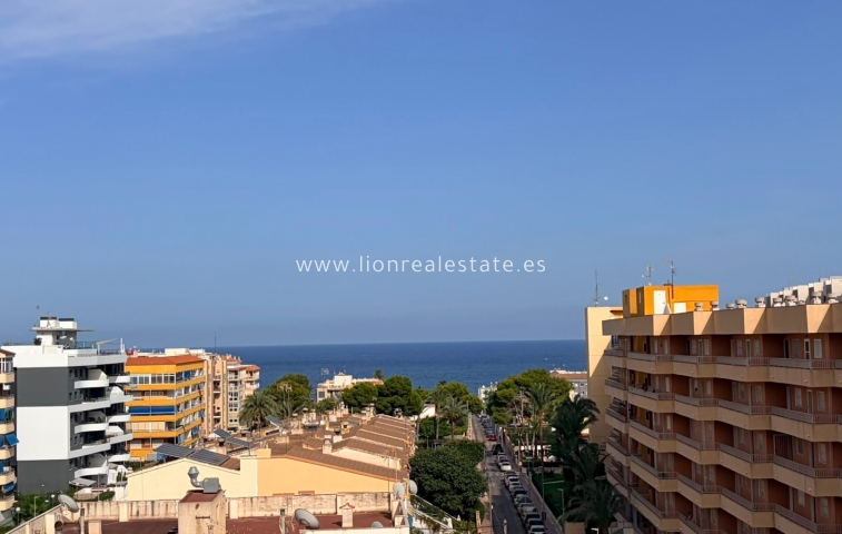 Resale - Apartment / flat - Punta Prima