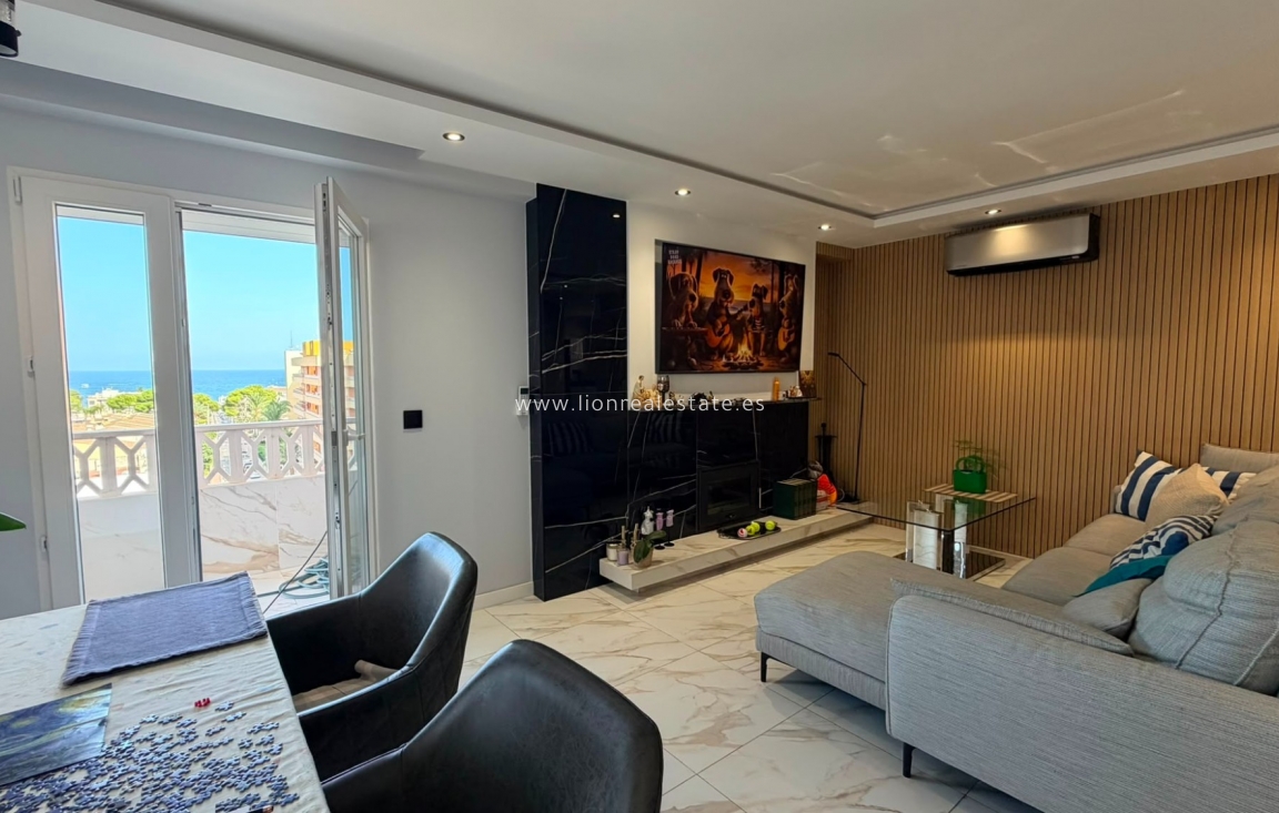 Resale - Apartment / flat - Punta Prima