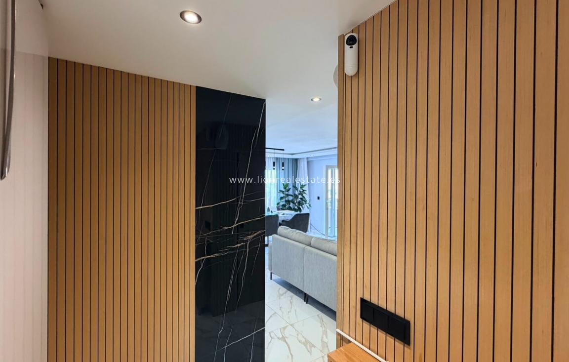 Resale - Apartment / flat - Punta Prima