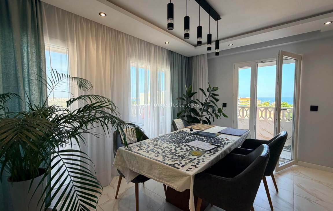 Resale - Apartment / flat - Punta Prima