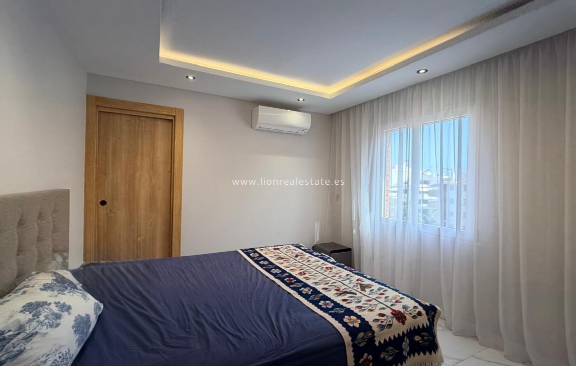 Resale - Apartment / flat - Punta Prima