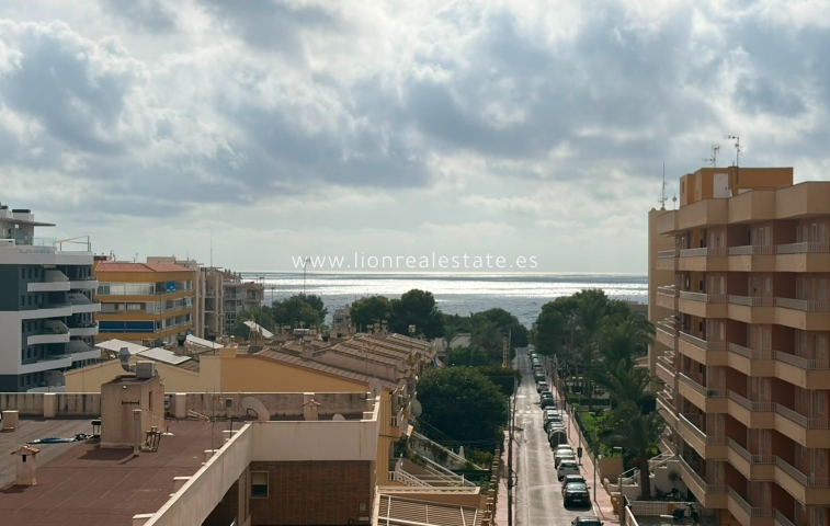 Resale - Apartment / flat - Punta Prima