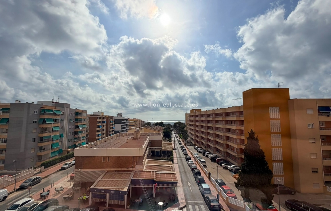 Resale - Apartment / flat - Punta Prima