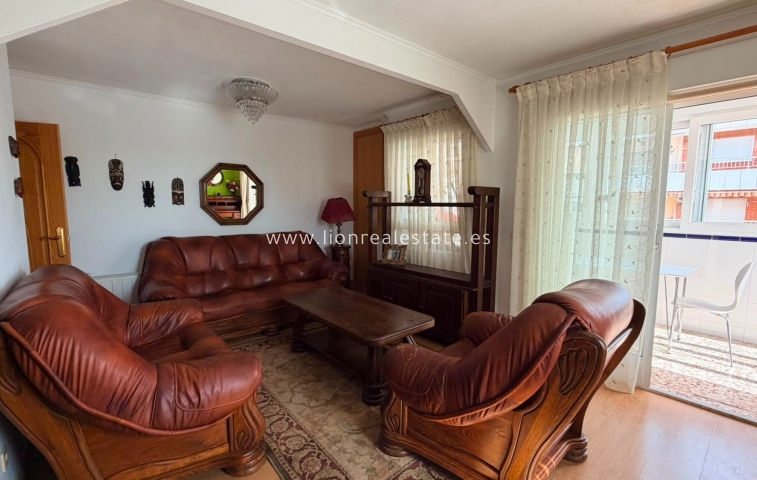 Resale - Apartment / flat - Punta Prima