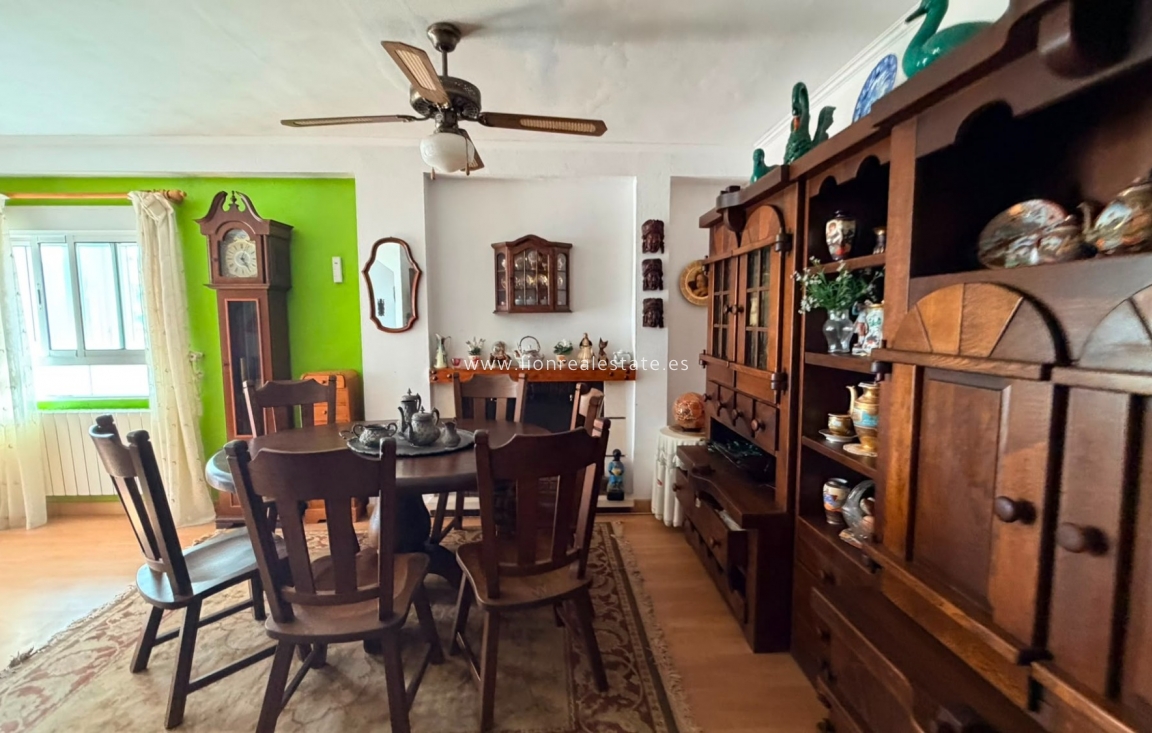 Resale - Apartment / flat - Punta Prima