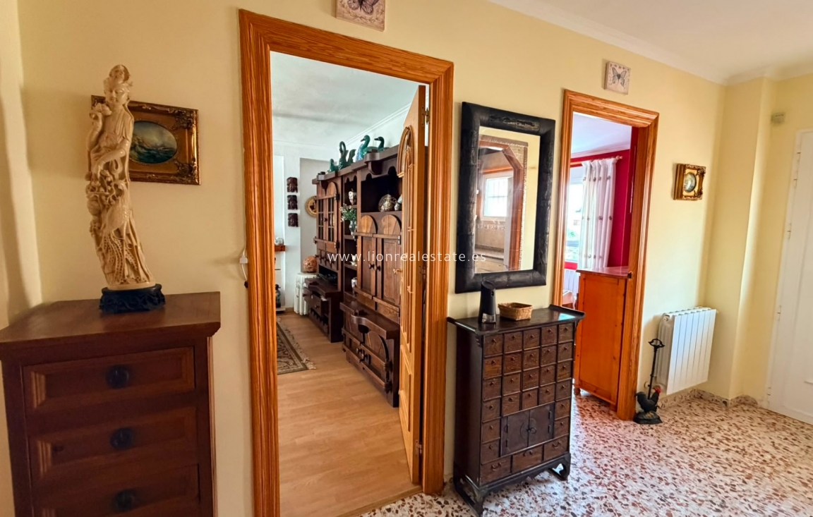 Resale - Apartment / flat - Punta Prima