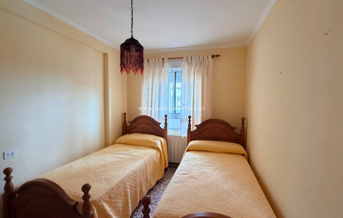 Resale - Apartment / flat - Punta Prima