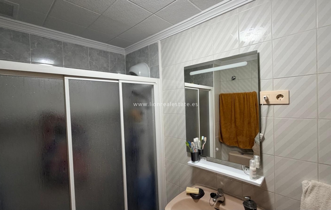 Resale - Apartment / flat - Punta Prima