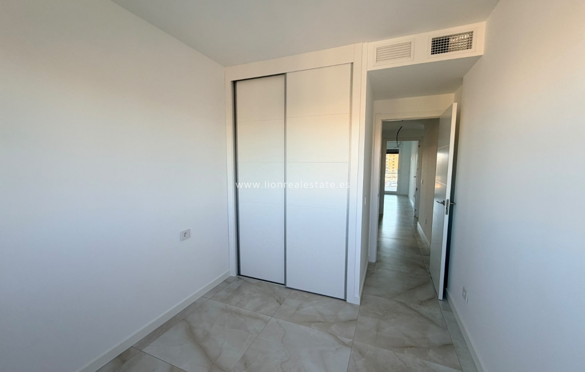 Resale - Apartment / flat - Punta Prima
