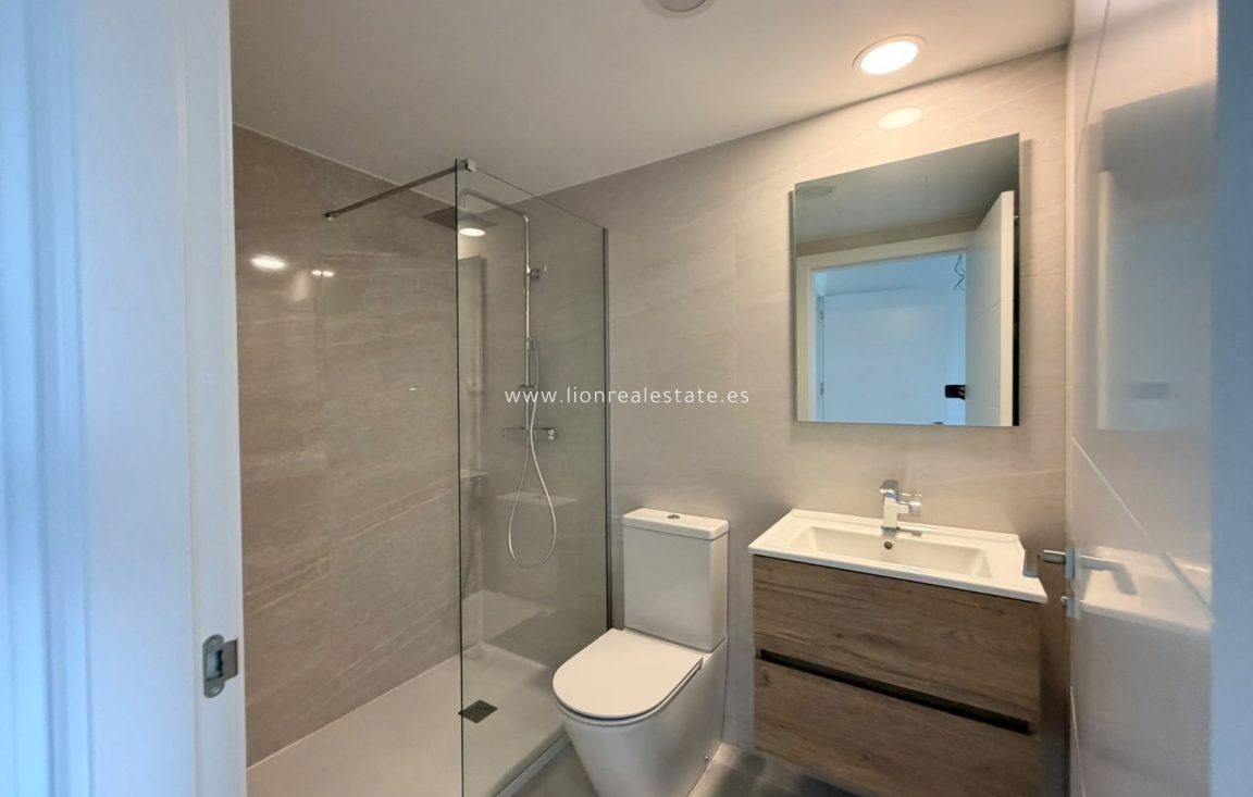 Resale - Apartment / flat - Punta Prima