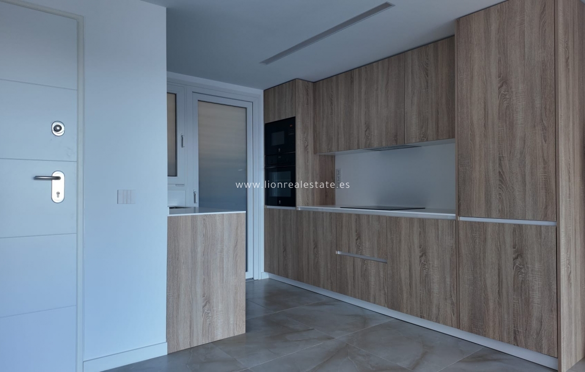 Resale - Apartment / flat - Punta Prima