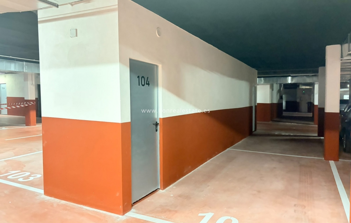 Resale - Apartment / flat - Punta Prima