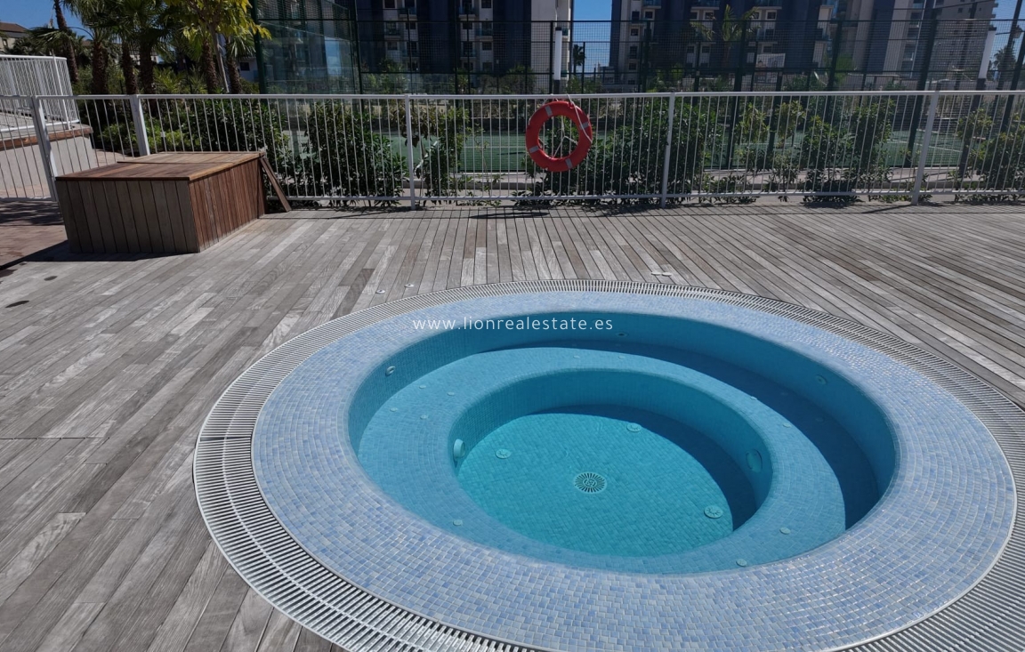 Resale - Apartment / flat - Punta Prima