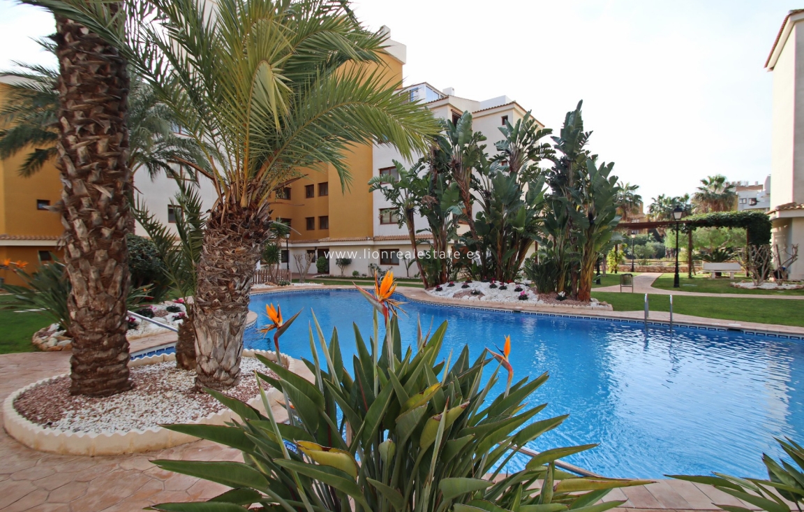 Resale - Apartment / flat - Punta Prima