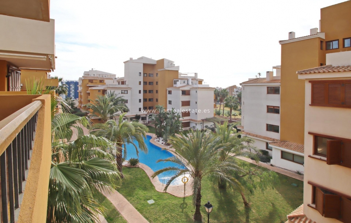 Resale - Apartment / flat - Punta Prima