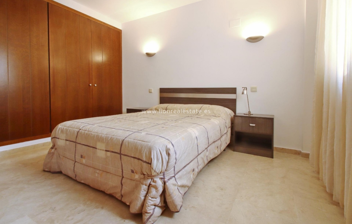 Resale - Apartment / flat - Punta Prima